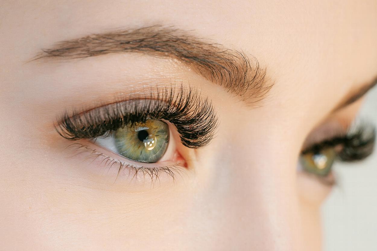 Woman closeup of eyelash extensions